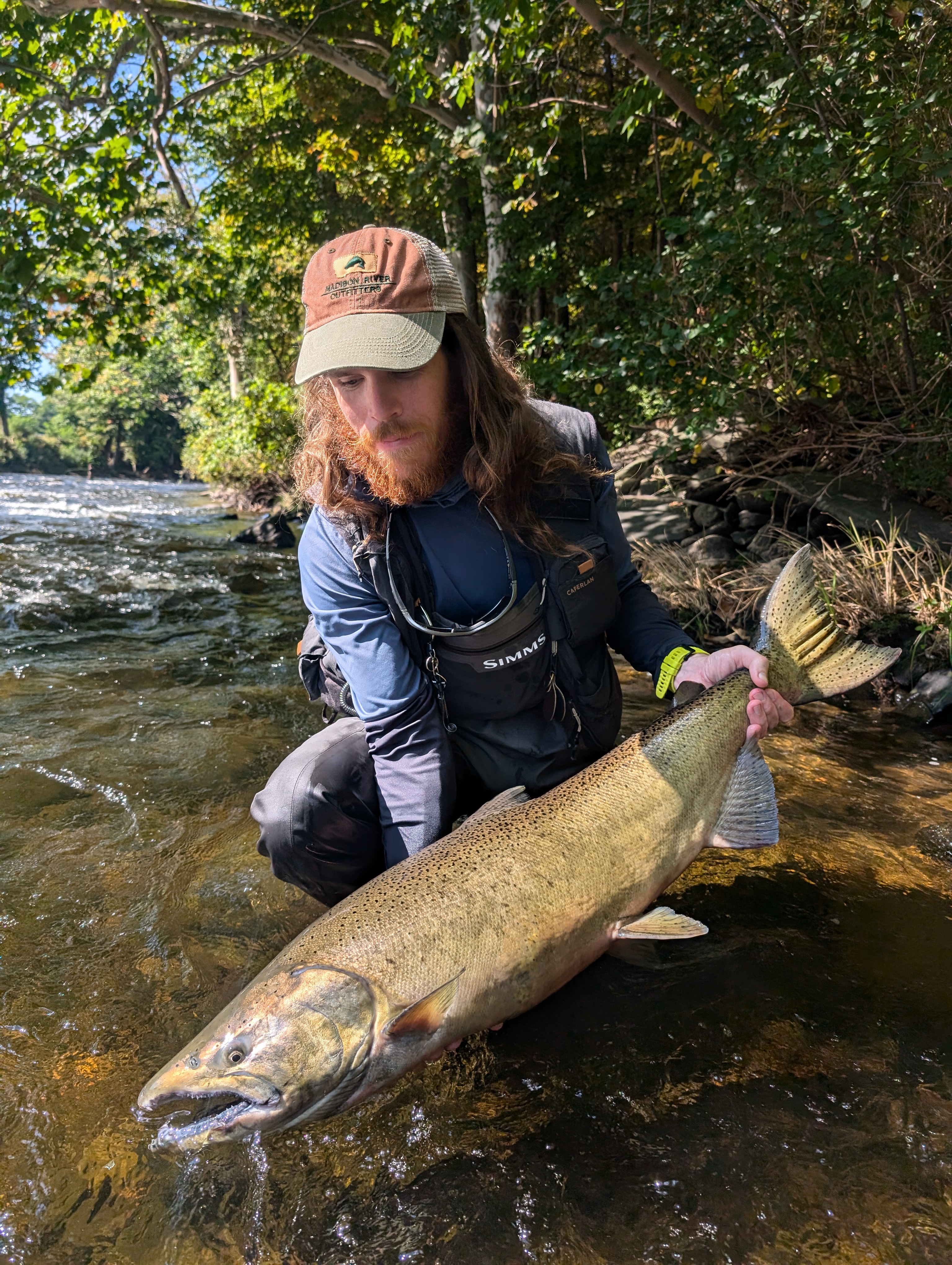 Guide présentant un Chinook